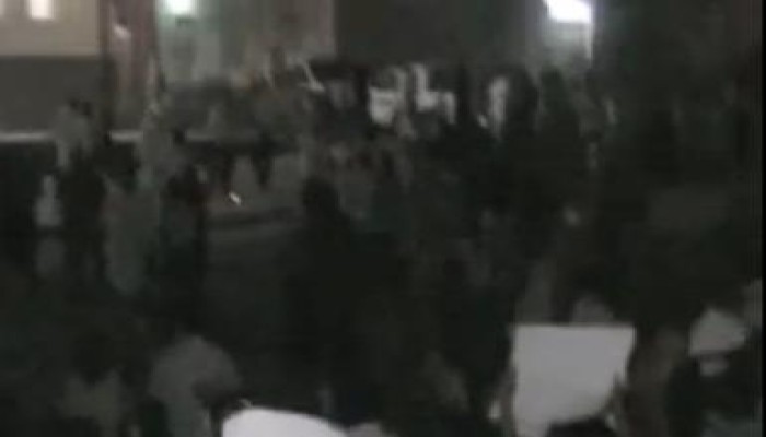 بالفيديو هروب محافظ البحر الاحمر  ومدير الأمن خوفا من متظاهري ضد الانقلاب