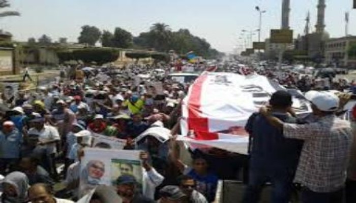 عشرات الالاف في مسيرة من ميدان رابعة في اتجاه صلاح سالم رفضا للانقلاب العسكري