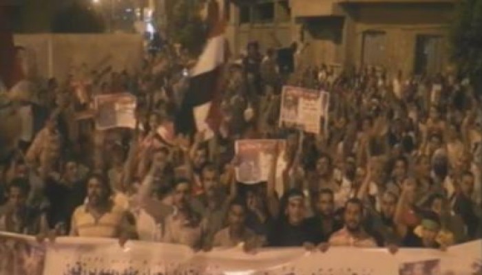 عشرات الآلاف يخرجون دعما للرئيس مرسي في بني سويف (فيديو)