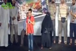 بالفيديو ابن الشهيد يبكي جميع المعتصمين في كلمة نارية علي منصة رابعة العدوية