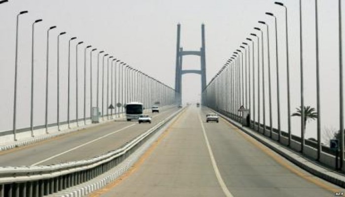 استياء بين مواطني الإسماعيلية بسبب إغلاق كوبري السلام وانقطاع الكهرباء والمياه