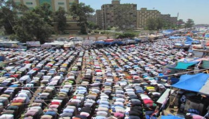 النيويورك تايمز: اعتصامي رابعة والنهضة مفتوحان وغير عنيفين