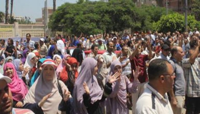 الشرطة والبلطجية يطلقون النيران والغاز علي مؤيدي الشرعية في الفيوم