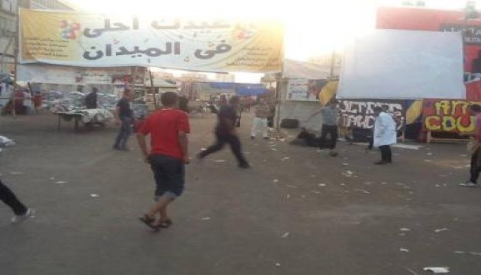 الهدوء يعود إلى رابعة والنهضة.. والمعتصمون يلعبون كرة القدم مع ظهور نور الصباح
