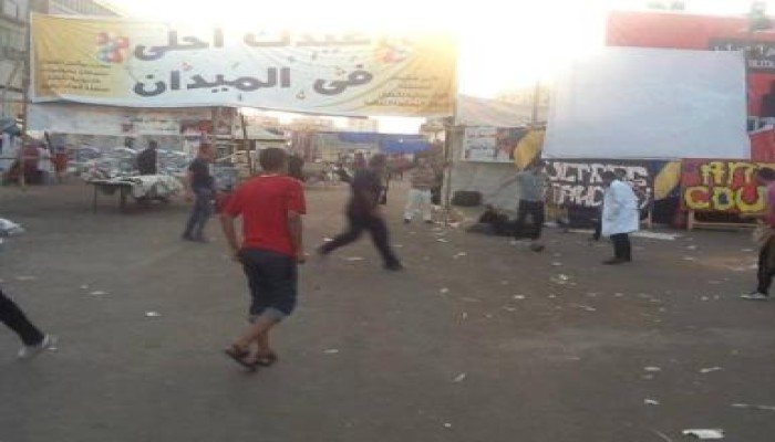 الهدوء يعود إلى رابعة والنهضة.. والمعتصمون يلعبون كرة القدم مع ظهور نور الصباح