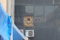 المخابرات الحربية تستعد للحرب: دشم وتحصينات في نوافذ المبنى خوفا من المتظاهرين السلميين