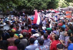 بالصور الالاف الطلاب يتظاهرون امام وزارة التعليم العالي تنديدا بالانقلاب