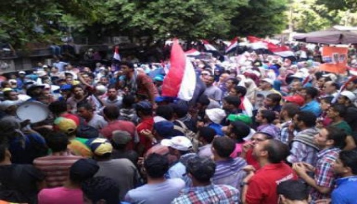 بالصور الالاف الطلاب يتظاهرون امام وزارة التعليم العالي تنديدا بالانقلاب