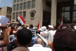 تظاهر الالاف العمال امام وزارة القوى العاملة رفضا للانقلاب