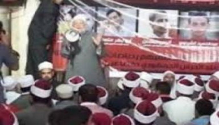 الالاف من الائمة والخطباء والوعاظ يتظاهرون امام وزارة الاوقاف رفضا للانقلاب