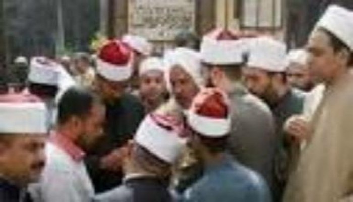 اعتقال عدد من الأئمة المتظاهرين ضد الانقلاب امام وزارة الاوقاف