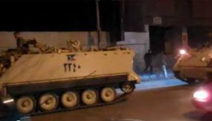 مجنزرات الجيش تتحرك فى إتجاة ميدان رابعة