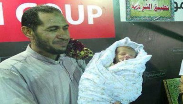 صورة وتعليق ولد في الميدان واستشهد هو وأبوه في الميدان.