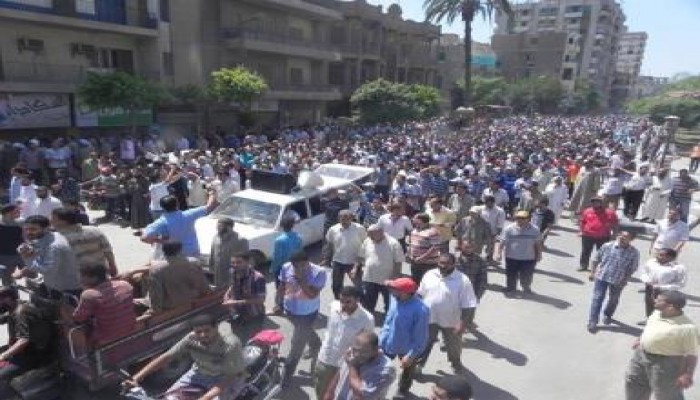 عشرات الآلاف تجوب شوارع الفيوم تنديداً بمجزرة "ورابعة العدوية والنهضة" (صور)