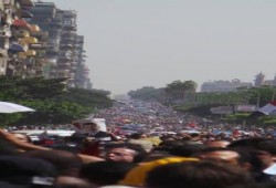 مئات الالاف يتوجهون من مدينة نصر الى رمسيس فى مسيرة ضخمه