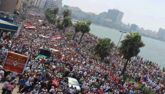 مليون متظاهر في الاسكندرية في جمعة الغضب والهتاف "يسقط يسقط حكم العسكر"