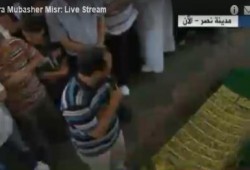 الآلاف في جنازة الشهيدة أسماء البلتاجى