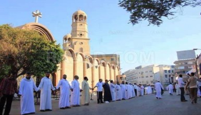 بالفيديو.. راعي كنيسة ماري جرجرس: البلطجية أحرقوا الكنائس، والشيوخ أنقذونا اليوم