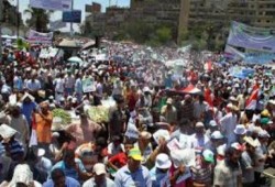 عشرات الآلاف ينتفضون في حلوان تنديدا بمجاز الانقلابيين