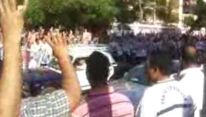بالفيديو .. سلسلة بشرية في طنطا رفضا لانقلاب السيسي
