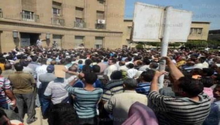 صحف: عمال غزل المحلة يتظاهرون بميدان طلعت حرب بدءاً من الغد