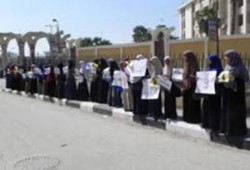 بالفيديو سلسلة بشرية ضد الانقلاب لطلاب كلية الهندسة جامعة طنطا