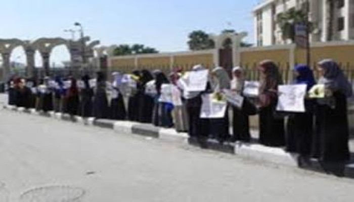 بالفيديو سلسلة بشرية ضد الانقلاب لطلاب كلية الهندسة جامعة طنطا
