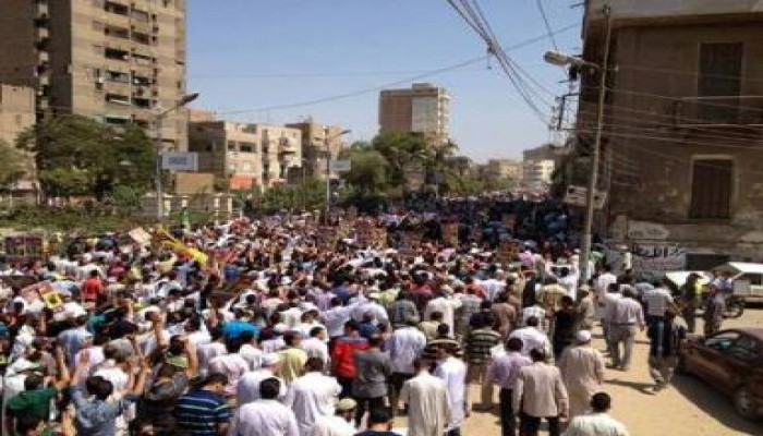 مئات الالاف يجويون شوارع الفيوم في جمعة "الشعب يسترد ثورته"