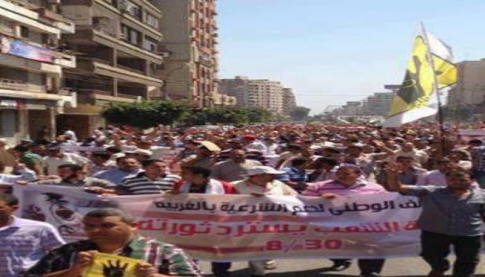 ثوار بور سعيد يتحدون البلطجية ويستكملون المسيرة