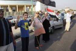 سلسلة بشرية بالتجمع الخامس رفضا للانقلاب في اسبوع "الشعب يسترد ثورته" (صور)