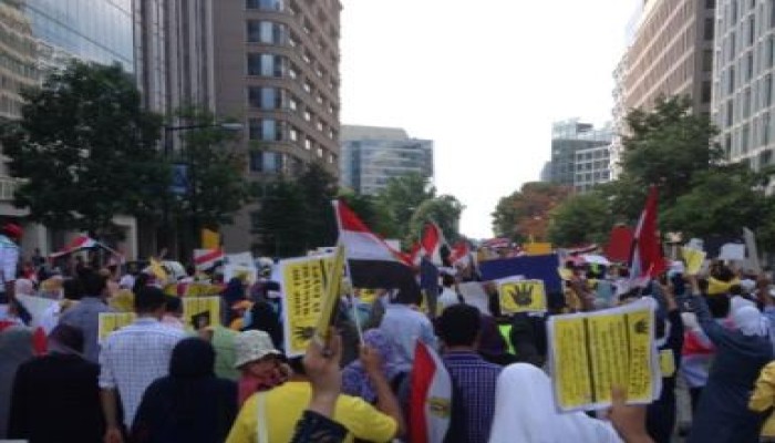 مسيرة حاشدة ضد الانقلاب أمام البيت الأبيض ومكتب الملحق العسكري بواشنطن