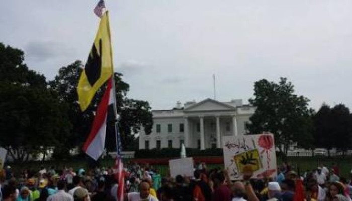 مظاهرة أمام البيت الأبيض لرفض الانقلاب تاييد الشرعية ورفض دعم أمريكا للانقلاب (صور)