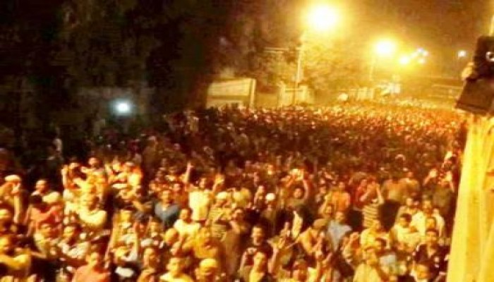 مسيرة ليلية حاشدة من اهالي مدينة المنيا بعد الساعة 11م لكسر حظر التجول