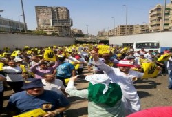 سلاسل بشرية ووقفات في مليونية "الانقلاب هو الإرهاب" بالمنصورة