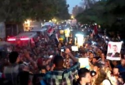 الآلاف في مسيرة حلوان يهتفون: "الإسلام مش إرهاب"