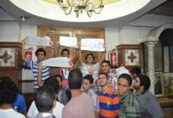 صورة وتعليق .. من داخل الكنيسة "رجالة مرسي في كل مكان"