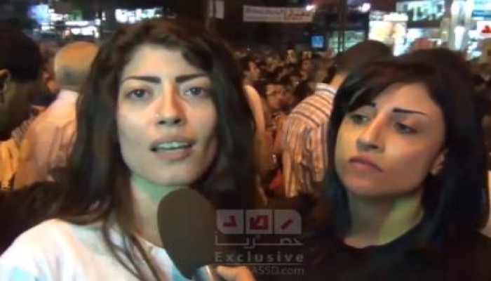 احدى المشاركات بمسيرة مدينة نصر : اللي بيقول إن الشارع كله اخوان ينزل ويشوف