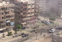 "روبرت فيسك" يكشف النقاب من مصدر عسكري رفيع عن سر الانفجار المفبرك