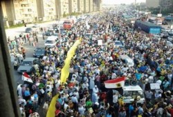 اﻻتوستراد يمتلىء عن بكرة أبيه بالمتظاهرين الرافضين لحكم العسكر (صور)
