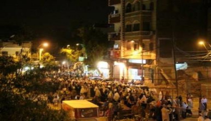 رغم حملة الاعتقالات اليومية: أهالي بني سويف ينظمون مسيرة ليلية ضخمة ضد حكم العسكر (صور)