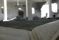 هكذا يتعامل السيسي مع المساجد: آثار قصف ميليشيات السيسي لبيت الله في سيناء (صور)