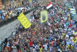 قوات الجيش تعتقل 4 فتيات اثر مشاركتهن بمليونية الوفاء للشهداء بالاسكندرية