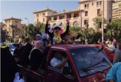 كل أطياف الشعب المصري تشارك في مسيرة المطرية إلى قصر الاتحادية عصر الجمعة (صور)