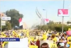 حشود بشرية هائلة تصل لمحيط رابعة العدوية في جمعة "الوفاء للشهداء" (فيديو)