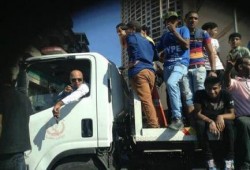 صورة وتعليق .. الشرطجية مسمى جديد للتعاون بين الشرطة والبلطجية