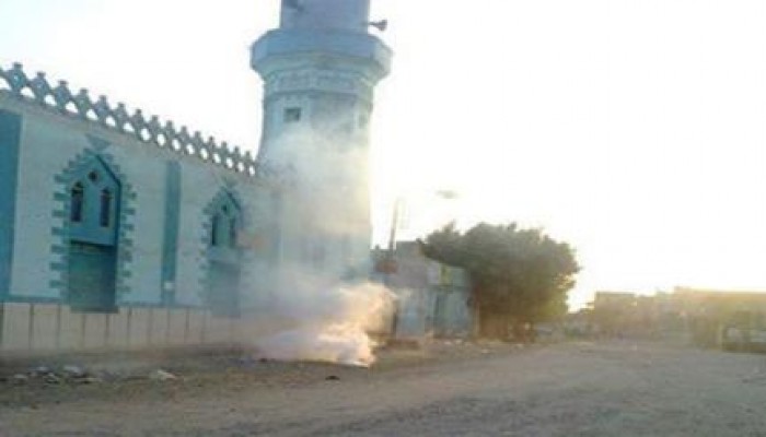 ميليشيات الانقلاب تداهم مسجدًا بقرية "دلجا" وتعتقل أحد المشايخ