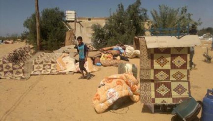 بعض الصور لانتهاكات الجيش المصري ضد أهالي قرية "قوز أبورعد"برفح