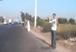 البحيرة ... سلسلة بشرية ضخمة على الطريق الزراعي بمدينة أبوحمص رفضاً للإنقلاب العسكري