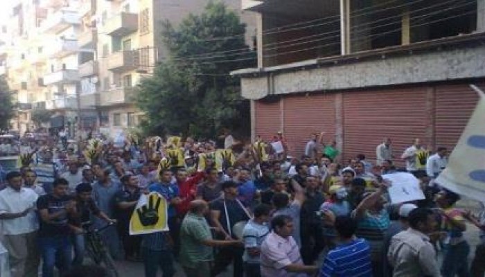 مسيرة بمدينة كفرالزيات رفضا للإنقلاب بمشاركة ألتراس ربعاوي (صور)