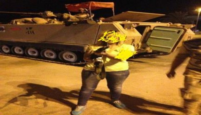 صورة وتعليق يعنى إيه جندي يسيب سلاحه !